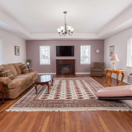 Thriftlodge By Wyndham Moncton Esterno foto