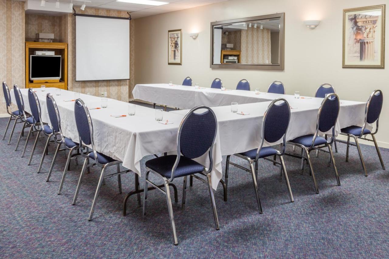 Thriftlodge By Wyndham Moncton Esterno foto