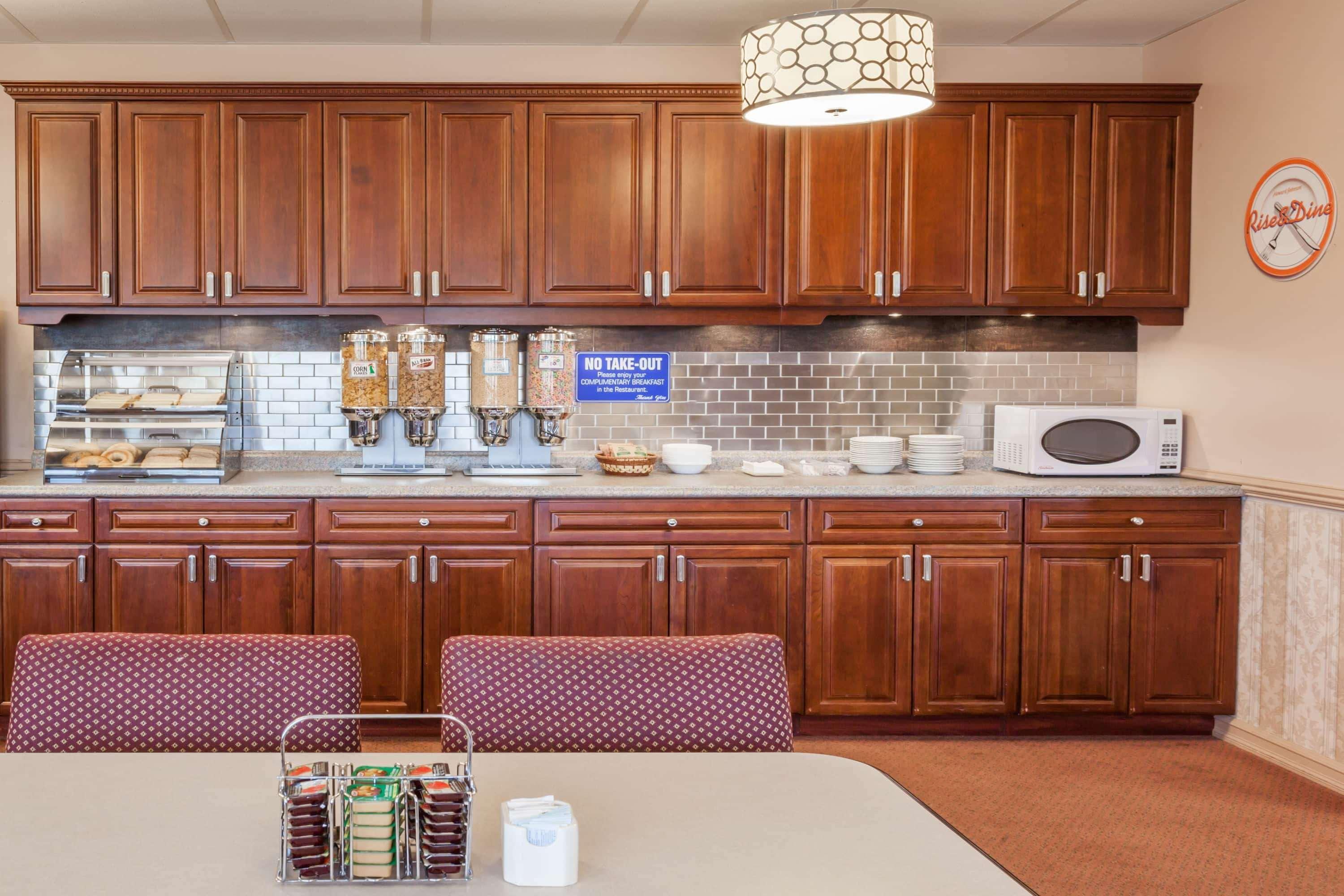 Thriftlodge By Wyndham Moncton Esterno foto